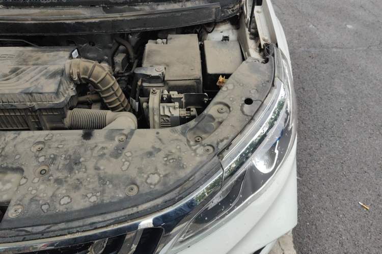 Used Geely Auto Vision X3 2019 Upgraded Model 1.5L CVT Prestige Version Engine Bay Left
