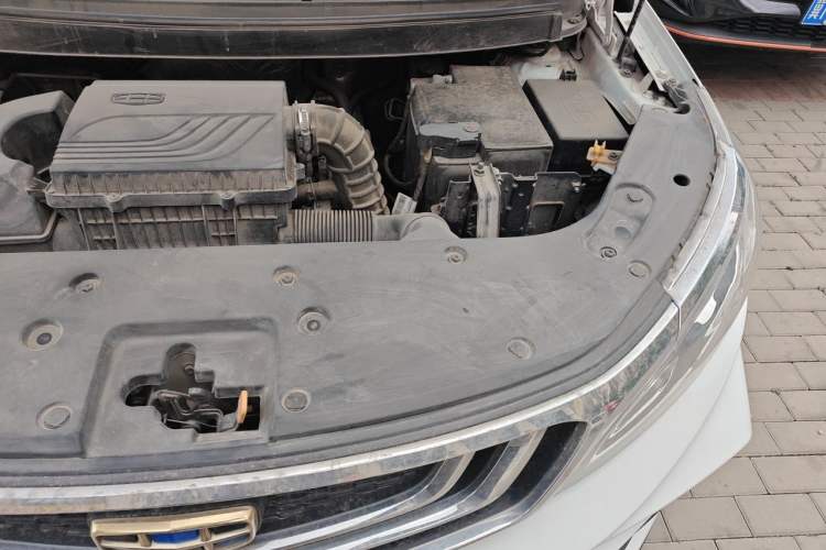 Used Geely Auto Vision X3 2019 Upgraded Model 1.5L Manual Elite Version Engine Bay Left
