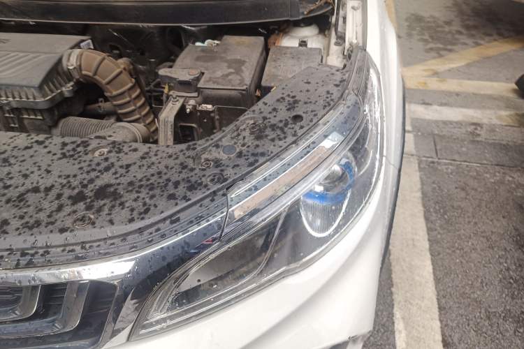 Used Geely Auto Vision X3 2019 Upgraded Model 1.5L Manual Luxury Version Engine Bay Left