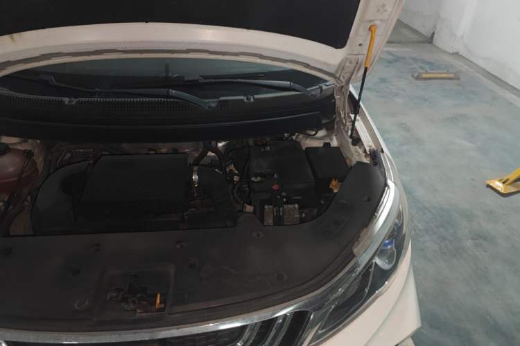 Used Geely Auto Vision X3 2019 Upgraded Model 1.5L CVT Elite Version Engine Bay Left