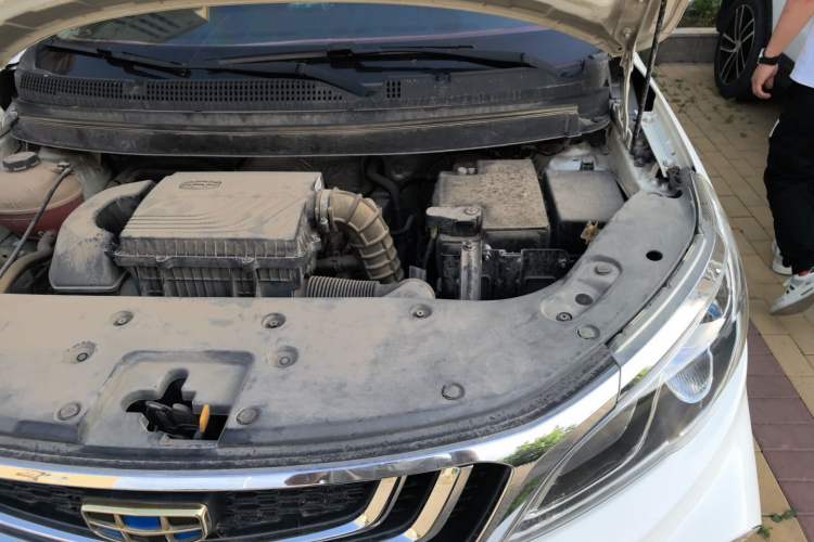 Used Geely Auto Vision X3 2019 Upgraded Model 1.5L Manual Elite Version Engine Bay Left