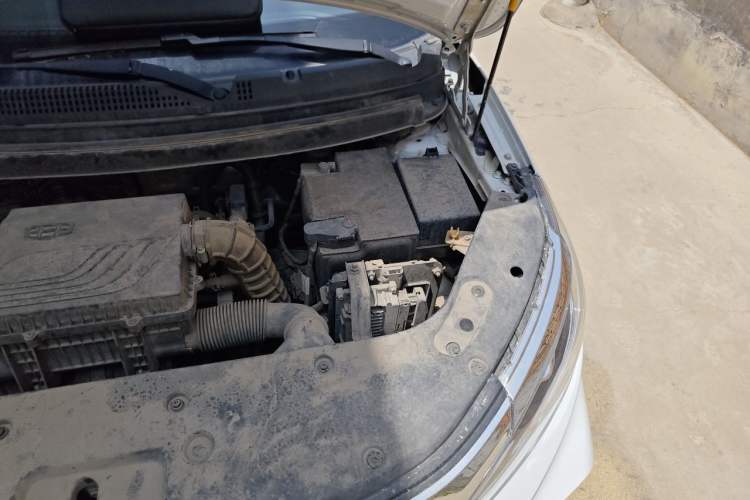 Used Geely Auto Vision X3 2019 Upgraded Model 1.5L CVT Elite Version Engine Bay Left