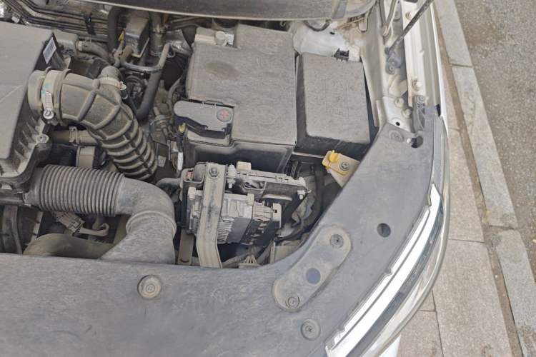 Used Geely Auto Vision X3 2019 Upgraded Model 1.5L CVT Elite Version Engine Bay Left