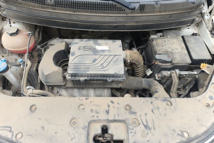 Used Geely Auto Vision X3 2019 Upgraded Model 1.5L Manual Elite Version Engine Bay