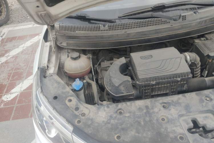 Used Geely Auto Vision X3 2019 Upgraded Model 1.5L Manual Elite Version Engine Bay Right