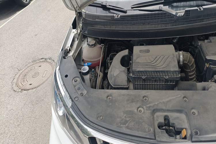 Used Geely Auto Vision X3 2019 Upgraded Model 1.5L CVT Elite Version Engine Bay Right