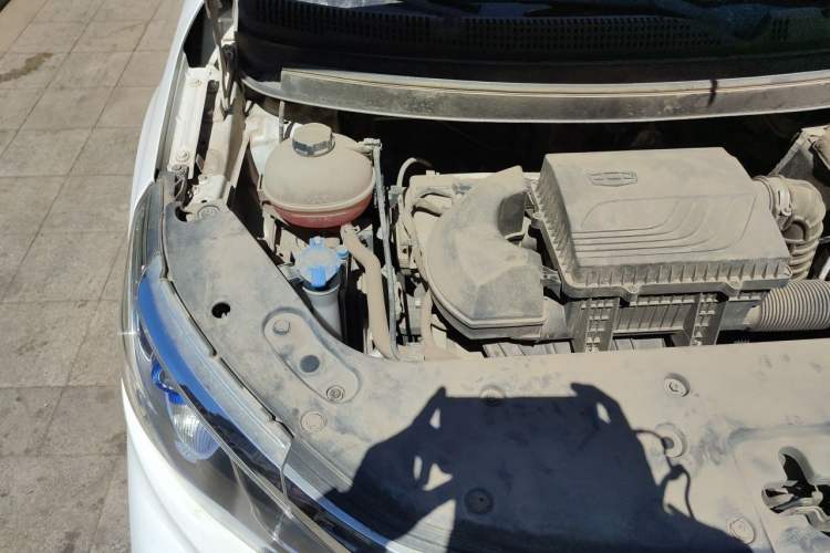 Used Geely Auto Vision X3 2019 Upgraded Model 1.5L CVT Elite Version Engine Bay Right