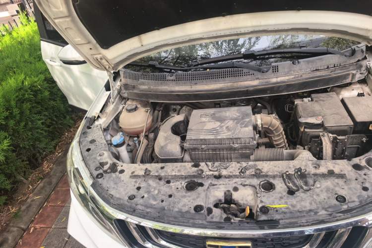 Used Geely Auto Vision X3 2019 Upgraded Model 1.5L Manual Luxury Version Engine Bay Right