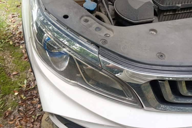 Used Geely Auto Vision X3 2019 Upgraded Model 1.5L CVT Elite Version Engine Bay Right