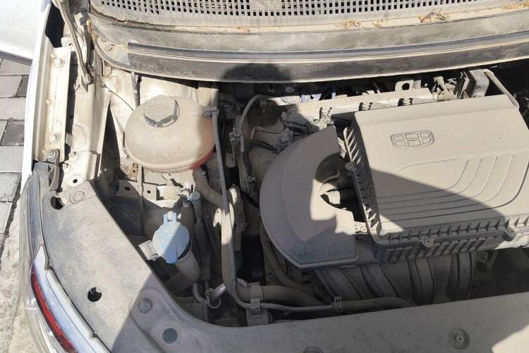 Used Geely Auto Vision X3 2019 Upgraded Model 1.5L CVT Prestige Version Engine Bay Right