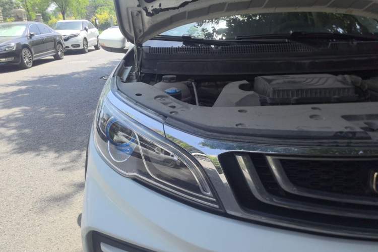 Used Geely Auto Vision X3 2019 Upgraded Model 1.5L CVT Elite Version Engine Bay Right