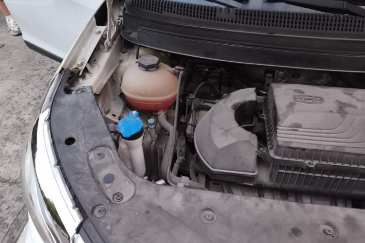 Used Geely Auto Vision X3 2019 Upgraded Model 1.5L CVT Prestige Version Engine Bay Right