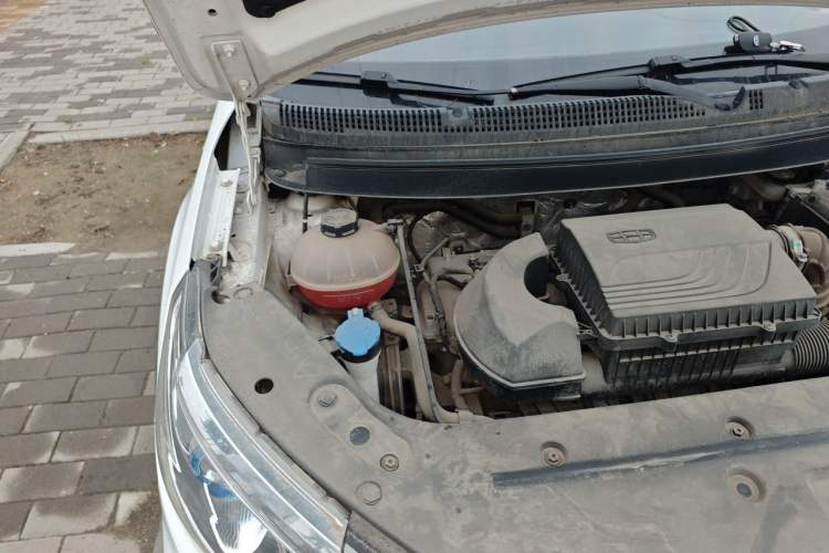 Used Geely Auto Vision X3 2019 Upgraded Model 1.5L Manual Elite Version Engine Bay Right