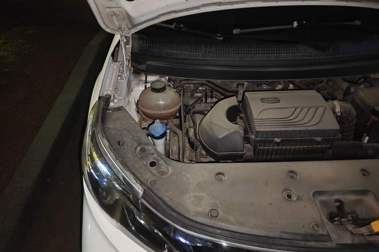 Used Geely Auto Vision X3 2019 Upgraded Model 1.5L CVT Elite Version Engine Bay Right