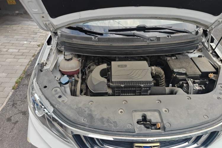 Used Geely Auto Vision X3 2019 Upgraded Model 1.5L CVT Elite Version Engine Bay Right