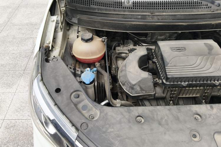 Used Geely Auto Vision X3 2019 Upgraded Model 1.5L CVT Prestige Version Engine Bay Right