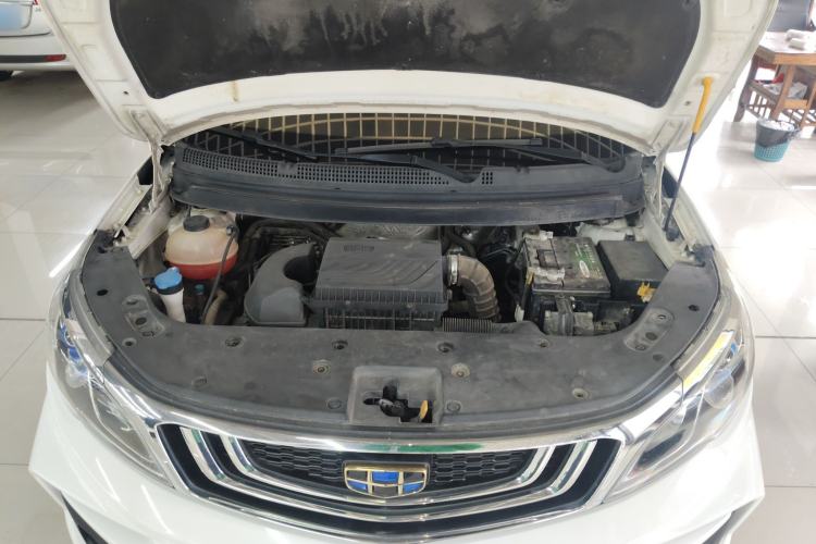 Used Geely Auto Vision X3 2019 Upgraded Model 1.5L CVT Prestige Version Engine Bay