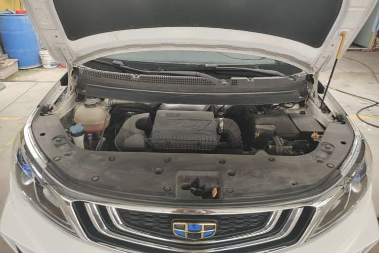 Used Geely Auto Vision X3 2019 Upgraded Model 1.5L CVT Prestige Version Engine Bay