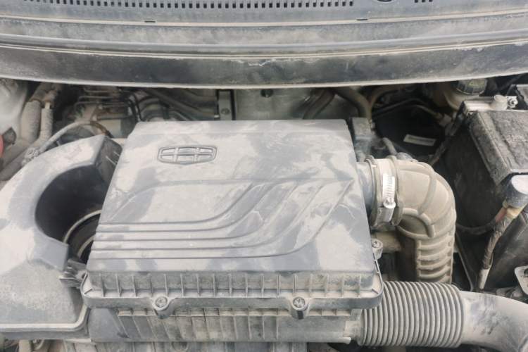 Used Geely Auto Vision X3 2019 Upgraded Model 1.5L CVT Prestige Version Engine Bay