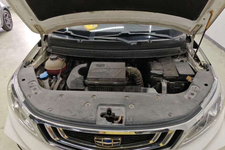 Used Geely Auto Vision X3 2019 Upgraded Model 1.5L Manual Elite Version Engine Bay