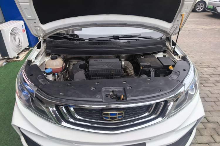 Used Geely Auto Vision X3 2019 Upgraded Model 1.5L Manual Luxury Version Engine Bay