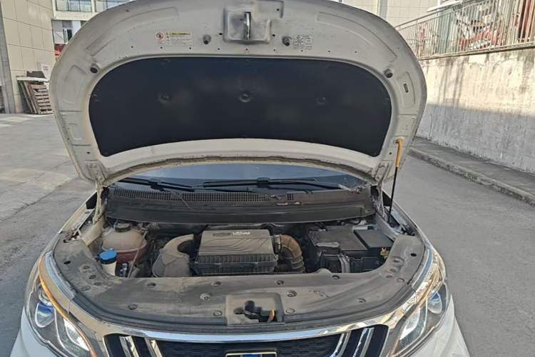 Used Geely Auto Vision X3 2019 Upgraded Model 1.5L Manual Elite Version Engine Bay