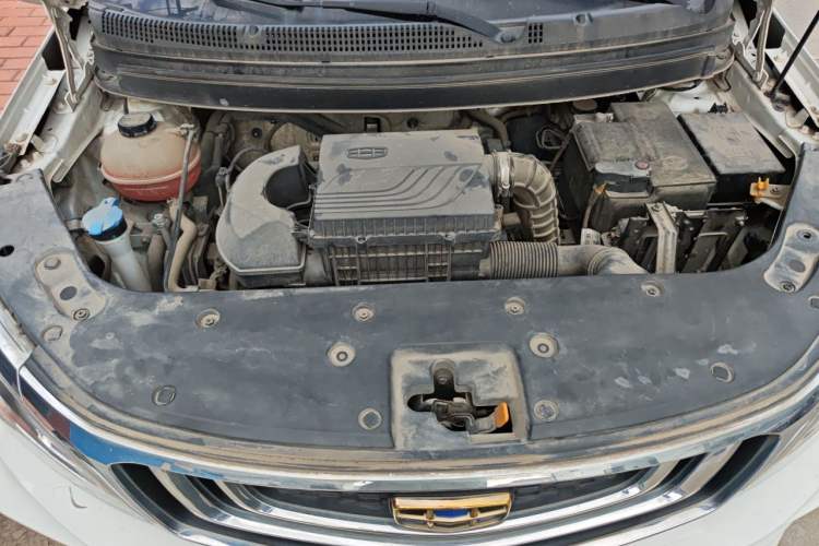 Used Geely Auto Vision X3 2019 Upgraded Model 1.5L Manual Elite Version Engine Bay