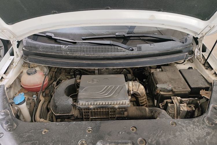 Used Geely Auto Vision X3 2019 Upgraded Model 1.5L CVT Elite Version Engine Bay