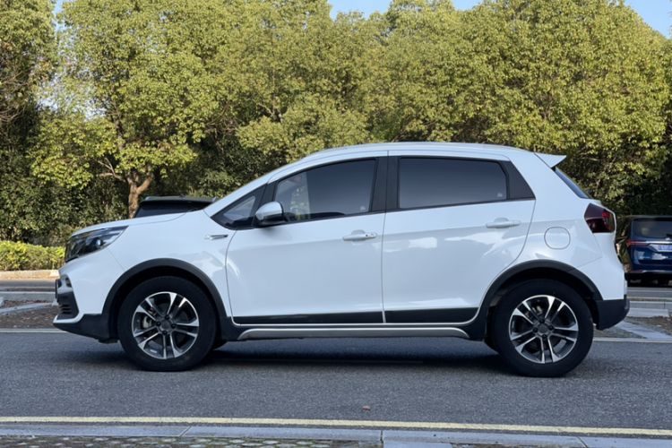 Used Geely Auto Vision X3 2019 Upgraded Model 1.5L CVT Prestige Version Exterior 2