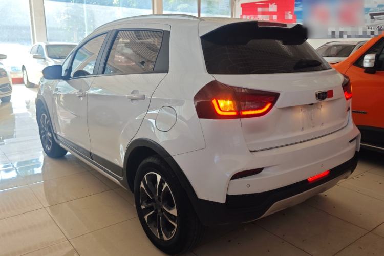 Used Geely Auto Vision X3 2019 Upgraded Model 1.5L Manual Luxury Version Exterior 2