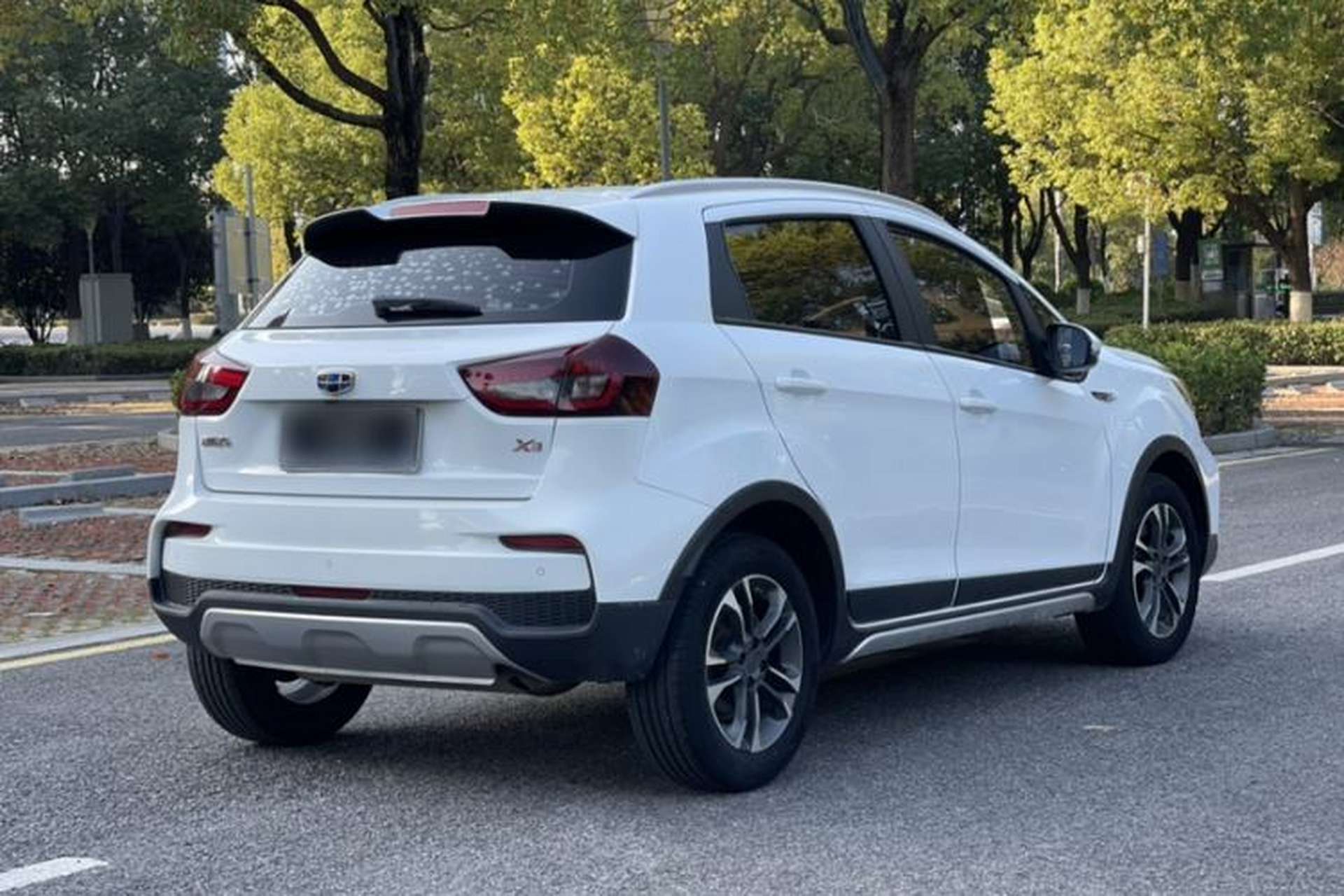 Used Geely Auto Vision X3 2019 Upgraded Model 1.5L CVT Prestige Version Exterior 3