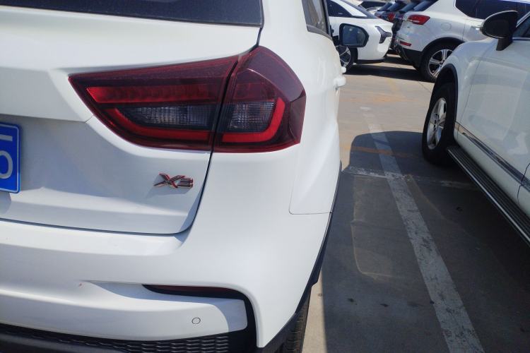 Used Geely Auto Vision X3 2019 Upgraded Model 1.5L CVT Prestige Version Exterior 3