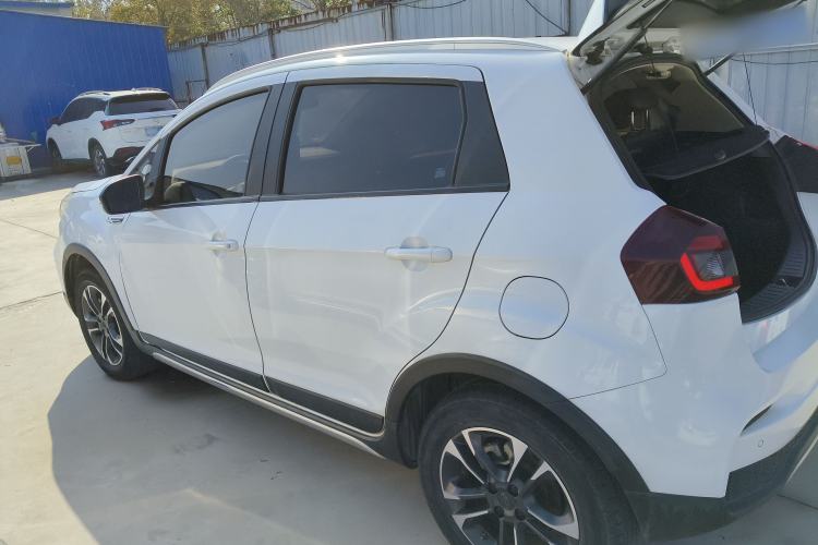 Used Geely Auto Vision X3 2019 Upgraded Model 1.5L Manual Luxury Version Exterior 3