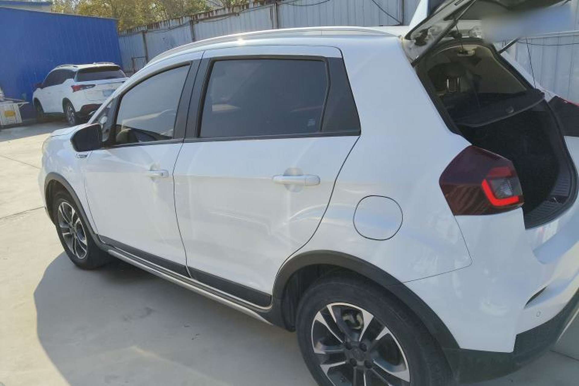 Used Geely Auto Vision X3 2019 Upgraded Model 1.5L Manual Luxury Version Exterior 3