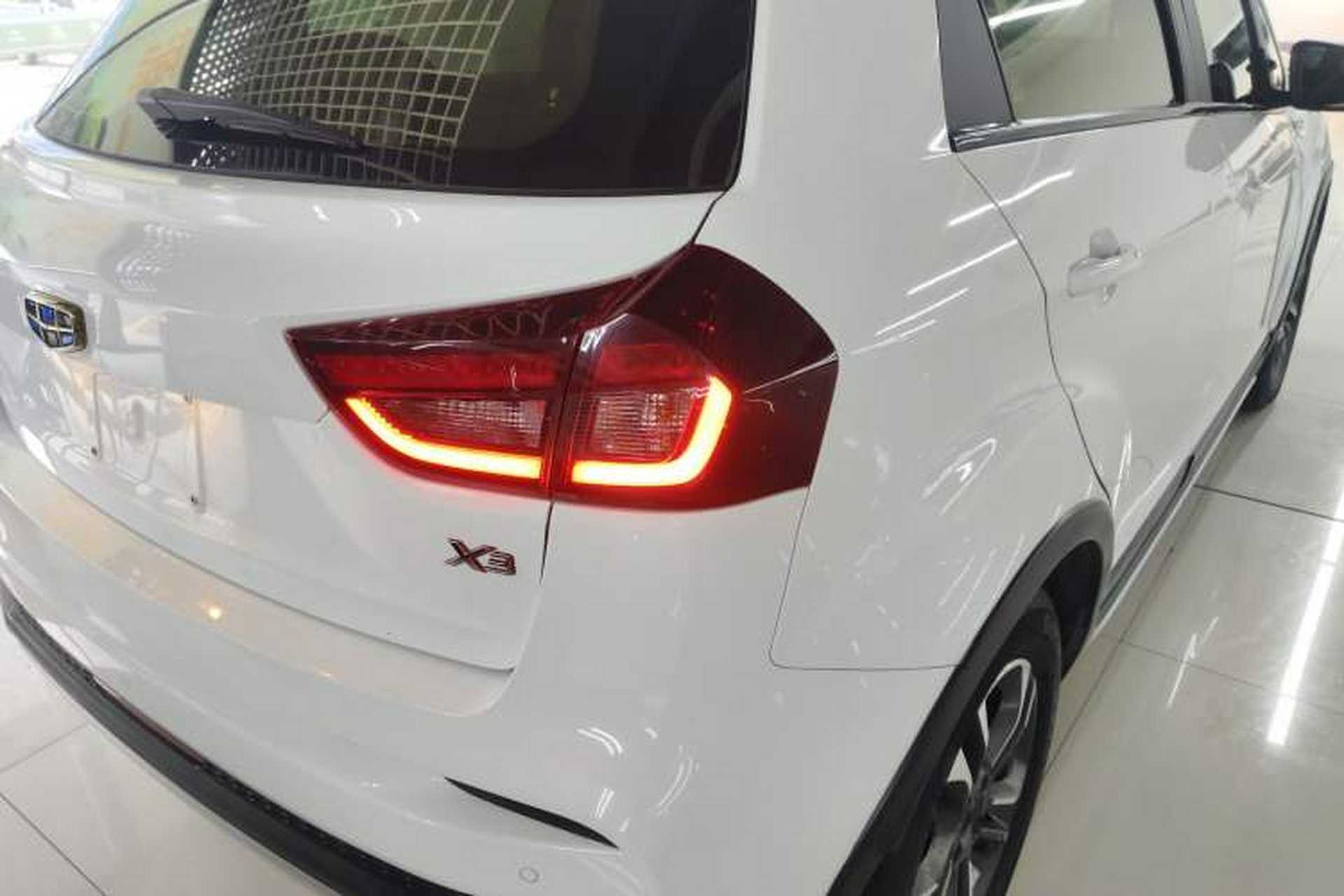 Used Geely Auto Vision X3 2019 Upgraded Model 1.5L CVT Prestige Version Exterior 3