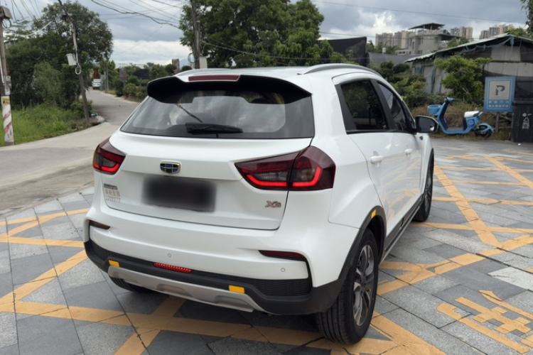 Used Geely Auto Vision X3 2019 Upgraded Model 1.5L CVT Prestige Version Exterior 4