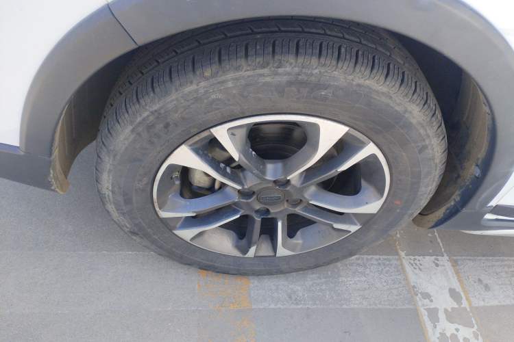 Used Geely Auto Vision X3 2019 Upgraded Model 1.5L CVT Prestige Version Exterior 4