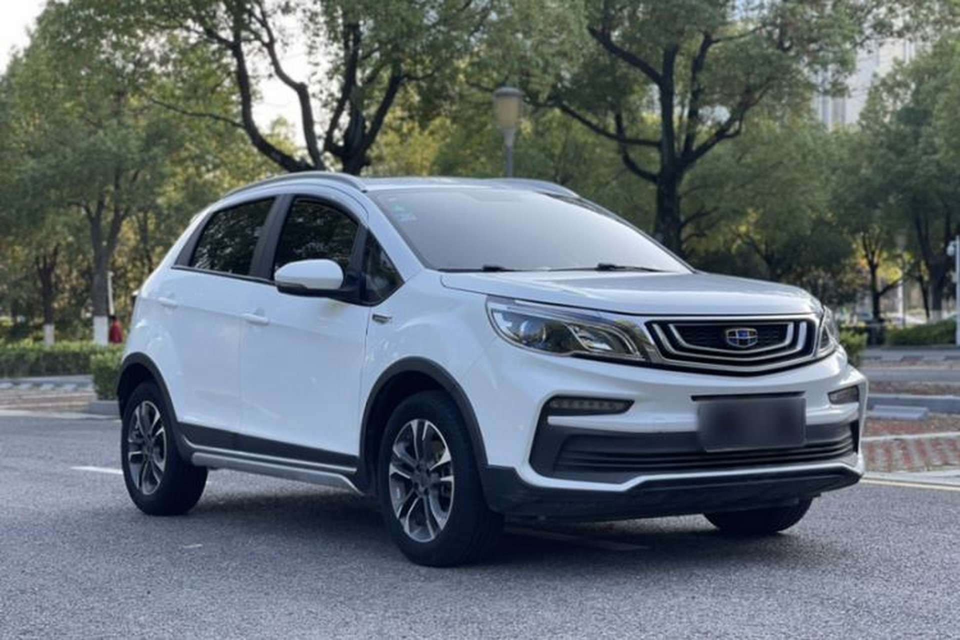 Used Geely Auto Vision X3 2019 Upgraded Model 1.5L CVT Prestige Version Exterior 5