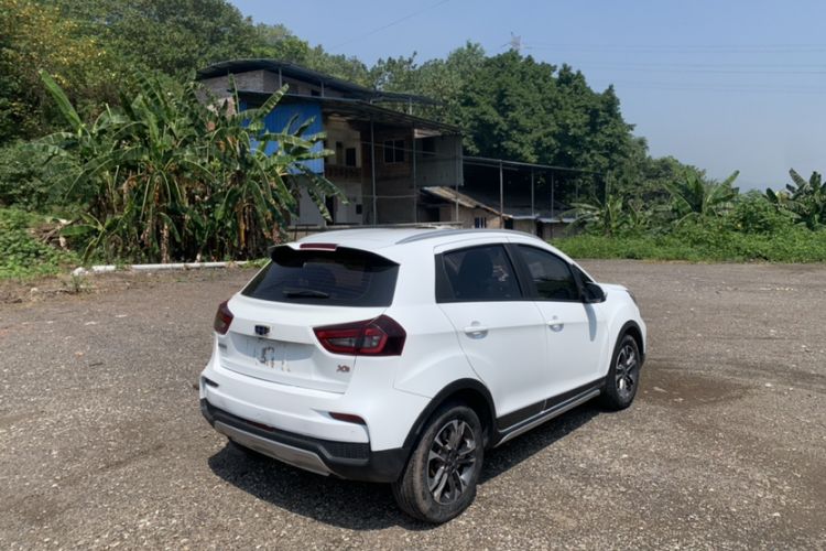 Used Geely Auto Vision X3 2019 Upgraded Model 1.5L CVT Prestige Version Exterior 5