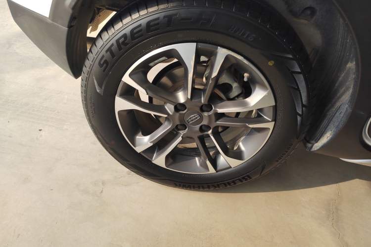 Used Geely Auto Vision X3 2019 Upgraded Model 1.5L CVT Elite Version Exterior 5
