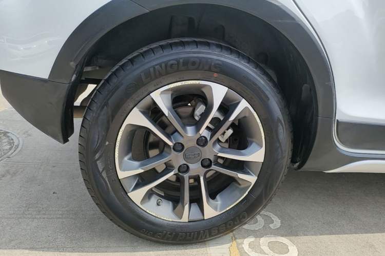 Used Geely Auto Vision X3 2019 Upgraded Model 1.5L CVT Elite Version Exterior 5