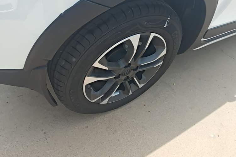 Used Geely Auto Vision X3 2019 Upgraded Model 1.5L CVT Prestige Version Exterior 5