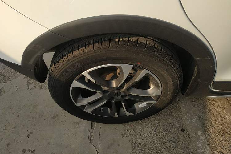 Used Geely Auto Vision X3 2019 Upgraded Model 1.5L Manual Elite Version Exterior 5