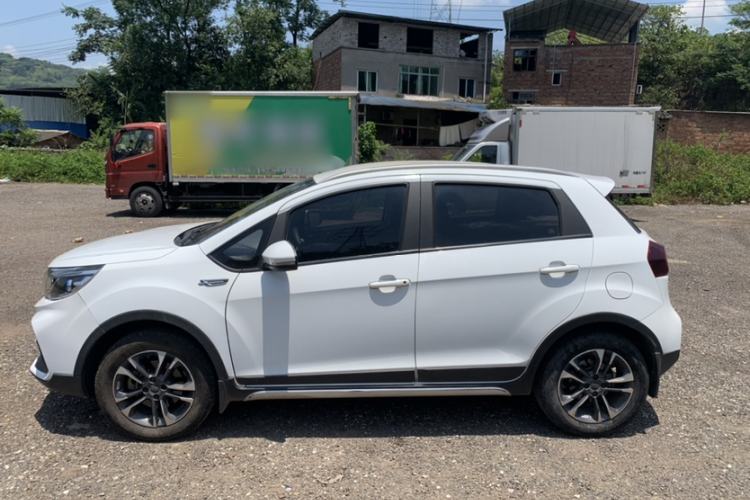 Used Geely Auto Vision X3 2019 Upgraded Model 1.5L Manual Elite Version Exterior 8