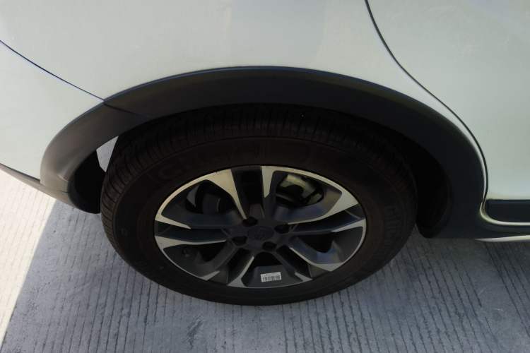 Used Geely Auto Vision X3 2019 Upgraded Model 1.5L CVT Prestige Version Exterior 8