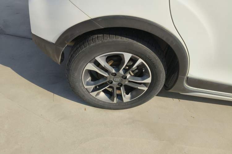 Used Geely Auto Vision X3 2019 Upgraded Model 1.5L Manual Luxury Version Exterior 8