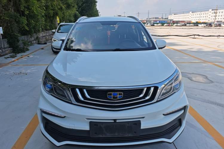 Used Geely Auto Vision X3 2019 Upgraded Model 1.5L Manual Elite Version Front