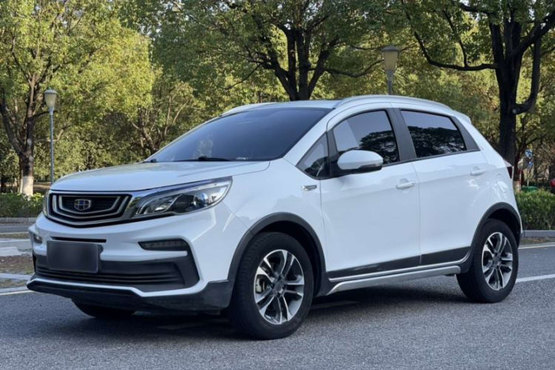 Used Geely Auto Vision X3 2019 Upgraded Model 1.5L CVT Prestige Version Front Left 45 Deg