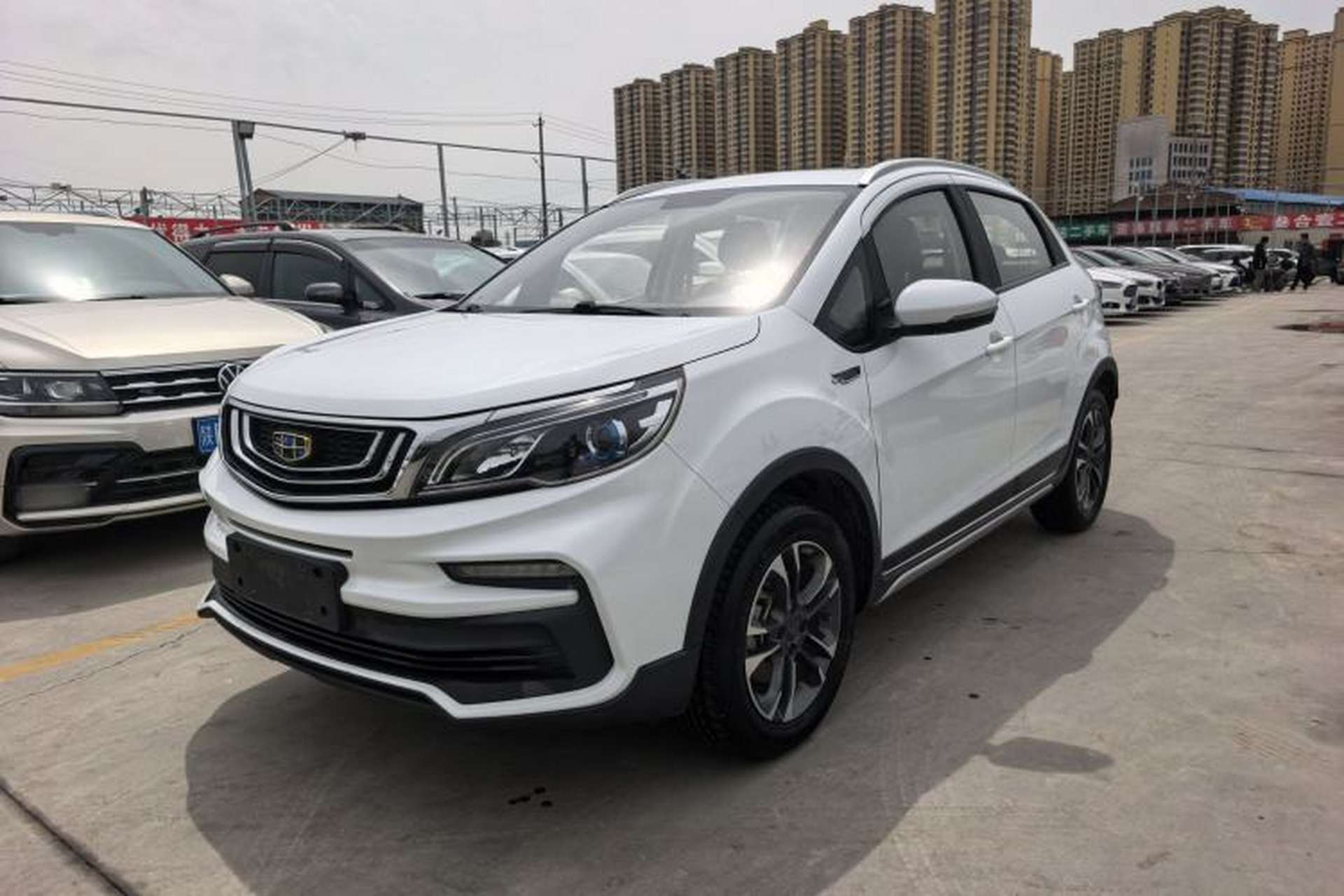 Used Geely Auto Vision X3 2019 Upgraded Model 1.5L Manual Luxury Version Front Left 45 Deg