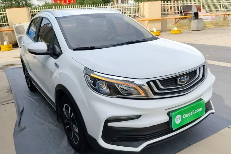 Used Geely Auto Vision X3 2019 Upgraded Model 1.5L CVT Elite Version Front Right 45 Deg